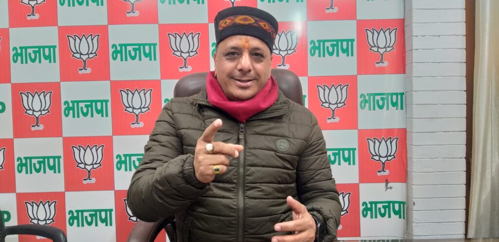 भाजपा प्रदेश मीडिया प्रभारी  चौहान ने कहा,   अमर्यादित बोल और अनूठे ज्ञान का वाचन कर माहरा कर रहे पद की गरिमा के विरुद्ध आचरण, राम मंदिर प्राण प्रतिष्ठा पर लगातार नकारात्मक बयानबाजी आहत करने वाली  