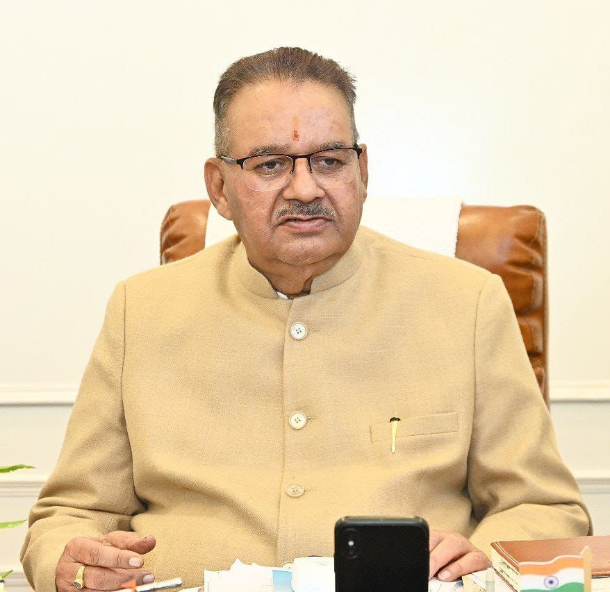 कृषि मंत्री जोशी की बड़ी कार्यवाही: रायपुर के कृषि एवं भूमि संरक्षण अधिकारी राजदेव पंवार  प्रधानमंत्री कृषि सिंचाई योजना में  अनियमितता बरतने में निलंबित, अन्य से मांगा स्पष्टीकरण