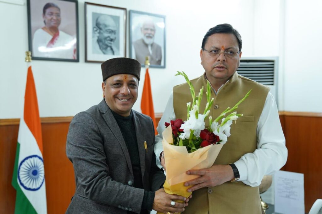 भाजपा प्रदेश मीडिया प्रभारी मनवीर चौहान ने  सीएम पुष्कर धामी से शिष्टाचार मुलाकात,  यमुनोत्री क्षेत्र की समस्याओं के बारे में दी जानकारी 