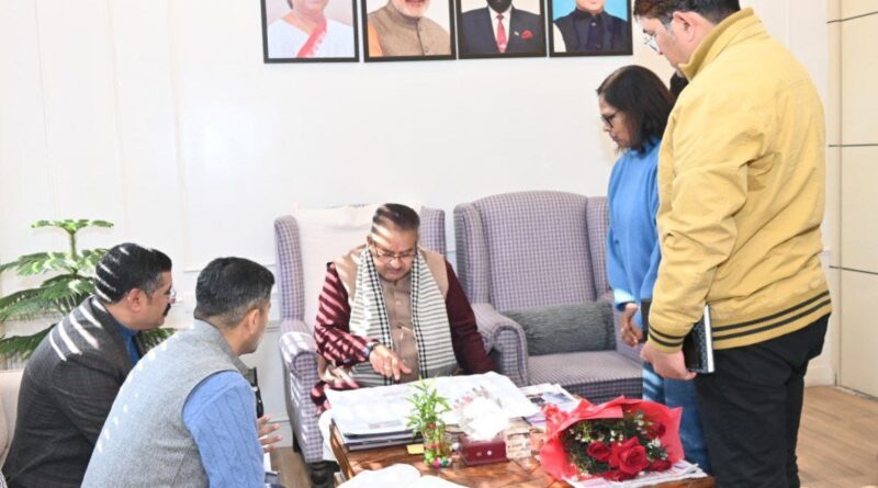 कैबिनेट मंत्री जोशी ने की अधिकारियों को ताकीद, दून-मसूरी रोपवे निर्माण को तय समय सीमा में करें पूरा, बोले , प्रोजेक्ट के पूरा होने से पर्यटन को मिलेगा बढ़ावा ,सड़क मार्ग पर भीड़ होगी,त्योहारी सीजन के दौरान जाम से भी मिलेगी पर्यटकों  को निजात