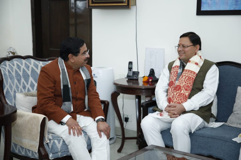 मुख्यमंत्री पुष्कर धामी ने केंद्रीय मंत्री पहले जोशी से की मुलाकात, थर्मल पावर स्टेशन स्थापित किए जाने को लेकर की चर्चा, उत्तराखंड को  125 मिलियन टन भण्डारण क्षमता के एक कॉल ब्लॉक का आवंटन प्राथमिकता पर करने का अनुरोध