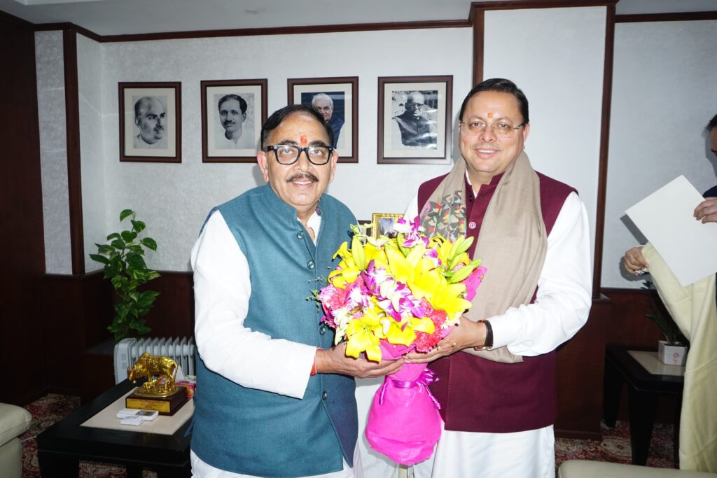 सीएम  पुष्कर धामी ने  नई दिल्ली में केंद्रीय मंत्री भारी उद्योग मंत्री डॉ पाण्डेय से की मुलाकात,   बीएचईएल की 492 एकड़ भूमि उत्तराखंड सरकार  को देने का अनुरोध