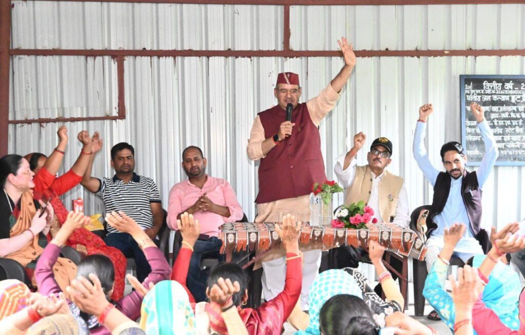 बद्रीनाथ विधानसभा उपचुनाव: प्रदेश के कैबिनेट मंत्री गणेश जोशी  ने कहा, भाजपा सरकार में ही बहती है, विकास की गंगा , पार्टी प्रत्याशी के समर्थन में की जनसभा
