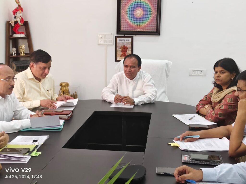 शिक्षा विभाग से आई अच्छी खबर ः उत्तराखंड के शिक्षा मंत्री डॉ रावत ने कहा, एक हजार अतिथि शिक्षकों की होगी भर्ती , मुख्य शिक्षा अधिकारी निदेशालय को भेजें रिक्त पदों की जानकारी