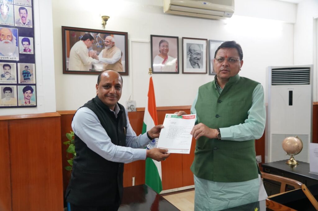 भाजपा प्रदेश मीडिया प्रभारी मनवीर चौहान ने मुख्यमंत्री पुष्कर धामी से की मुलाकात , यमुनोत्री क्षेत्र की विभिन्न मांगों को लेकर  सौंपा ज्ञापन