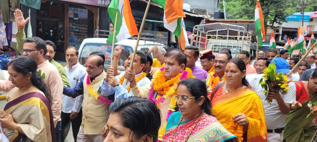 उत्तरकाशी:भाजपा प्रदेश अध्यक्ष महेंद्र भट्ट ने बड़कोट में तिरंगा यात्रा में  की शिरकत ,15 अगस्त को समूची यमुना और गंगा घाटी को तिरंगे से सराबोर करने का  दिया लक्ष्य
