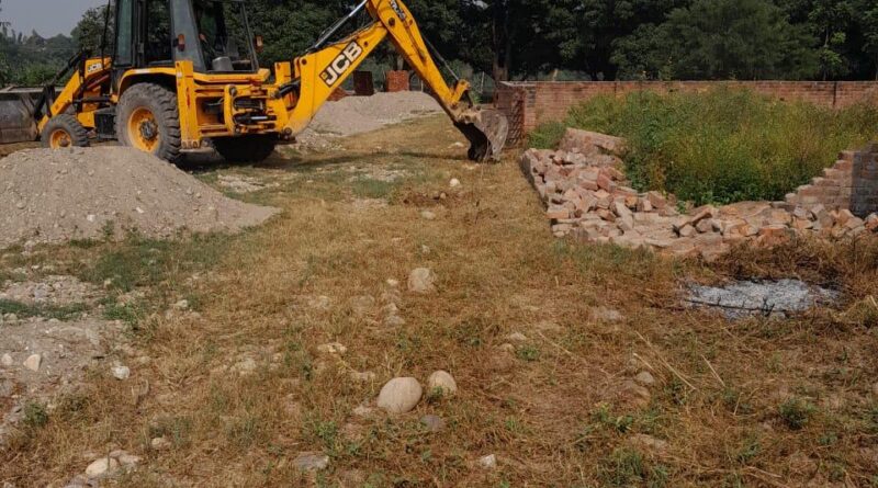 एमडीडीए का बड़ा एक्शन: 100 बीघा अवैध प्लाटिंग पर गरजा प्राधिकरण का पीला पंजा, चार अवैध निर्माणों को भी किया टीमों ने सील