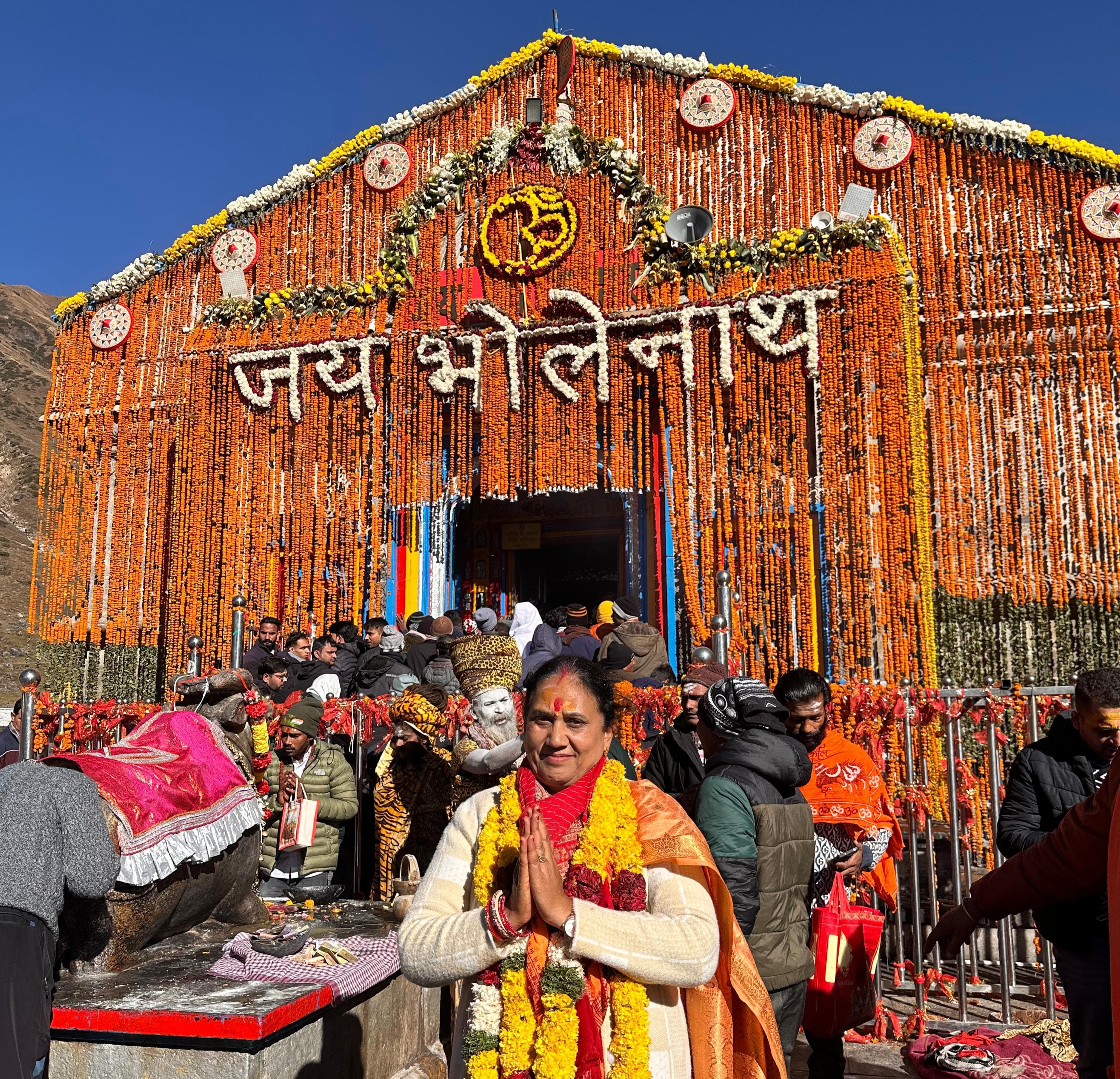 उप चुनाव: प्रचार के दौरान बाबा केदार  के द्वार पहुंची भाजपा प्रत्याशी आशा नौटियाल , दर्शन -पूजा अर्चना कर जनसंपर्क अभियान चलाया, कई क्षेत्रों में किया भ्रमण