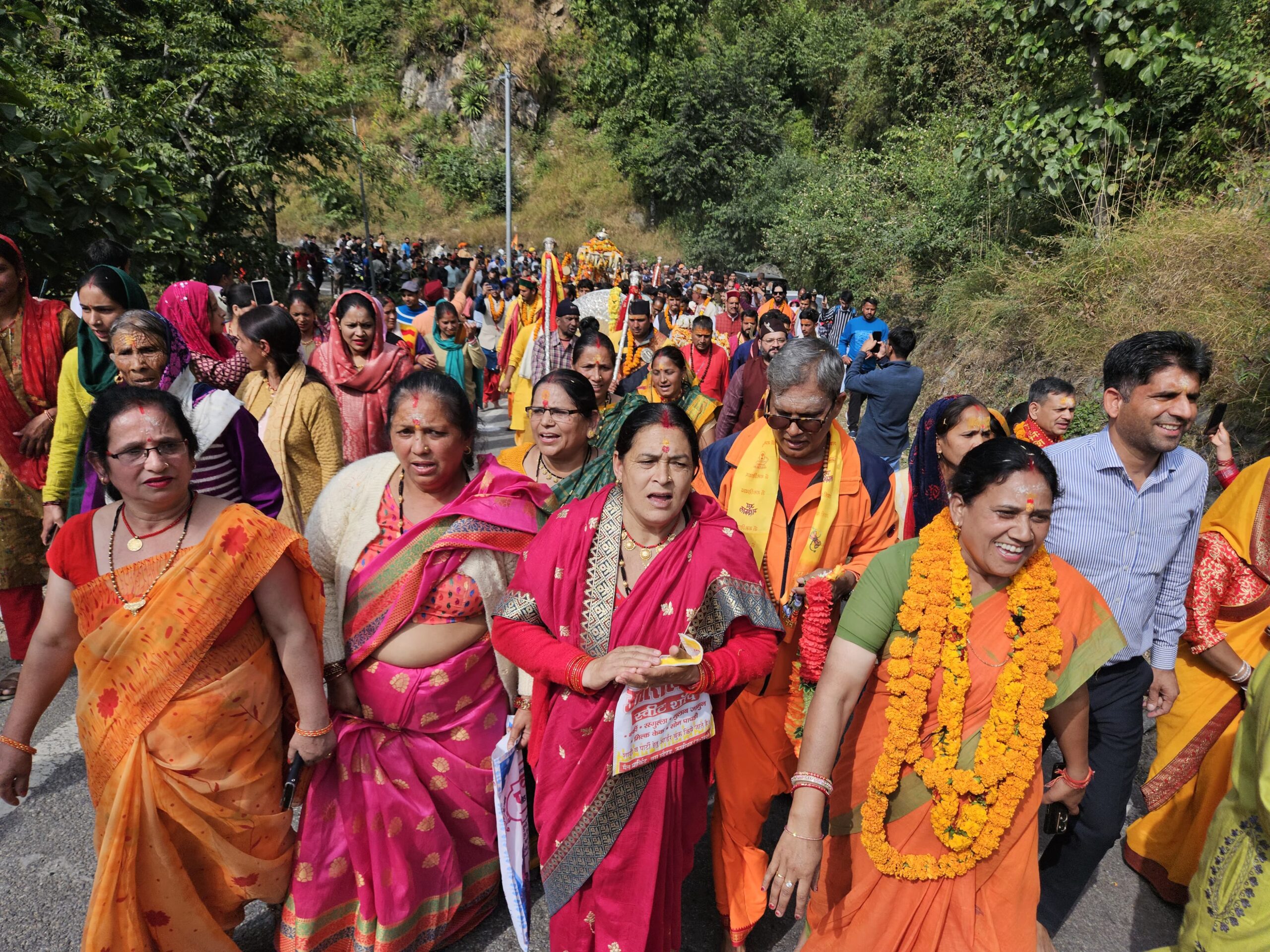 केदारनाथ  उप चुनाव: भाजपा प्रत्याशी आशा नौटियाल का तूफानी जनसंपर्क अभियान जारी, अनुकृति  गुंसाई के साथ बसुकेदार क्षेत्र के कई गांवों का  किया भ्रमण, मांगा समर्थन