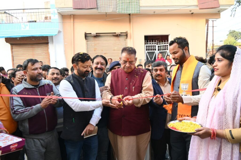 मसूरी विधानसभा क्षेत्र के तहत कैबिनेट मंत्री जोशी ने  आर्यनगर को दी  सामुदायिक भवन की सौगात