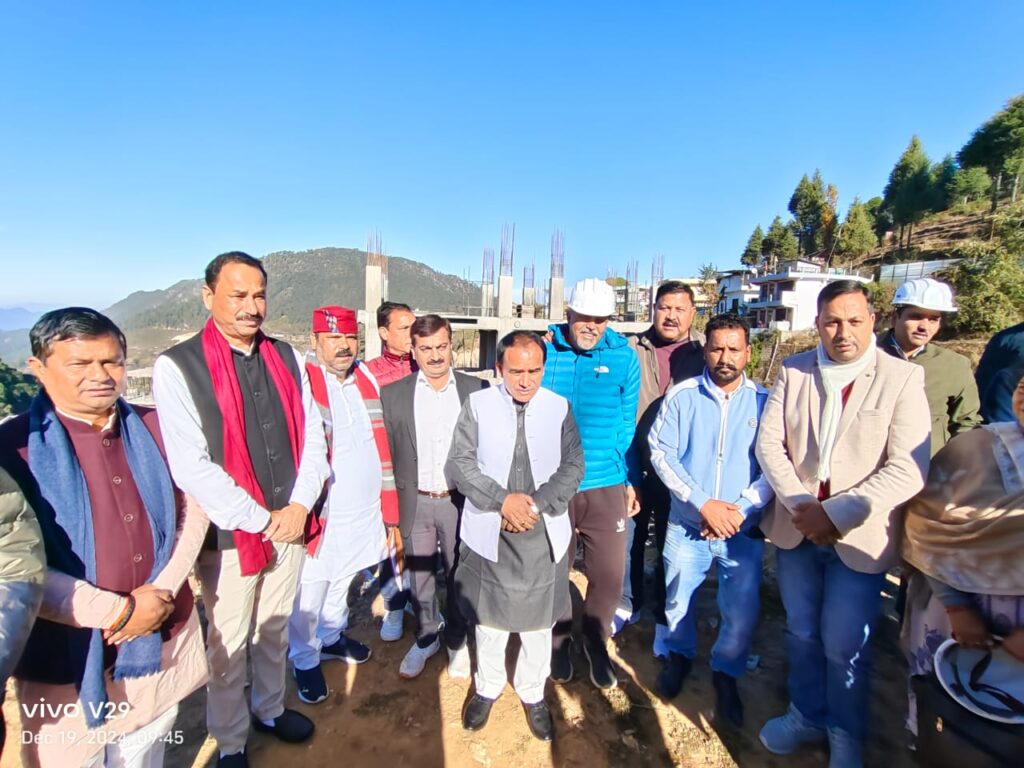 स्वास्थ्य मंत्री डॉ धन सिंह रावत ने कहा , वर्ष 2026 में शुरू होगा पिथौरागढ़ मेडिकल कॉलेज,विभागीय मंत्री ने किया कॉलेज के निर्माणाधीन भवनों का स्थलीय निरीक्षण