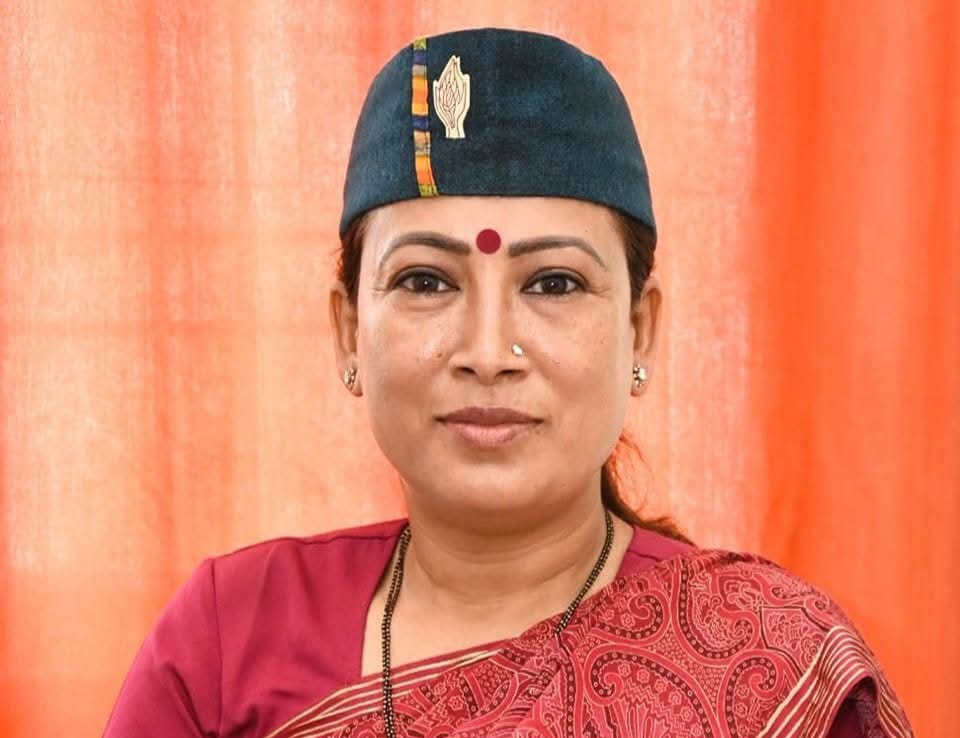 विश्व मासिक धर्म स्वच्छता दिवस पर कैबिनेट मंत्री रेखा आर्या ने किशोरी और महिलाओं के जागरूकता एवं प्रशिक्षण शिविर में लिया हिस्सा , हाइजीन किट वितरित