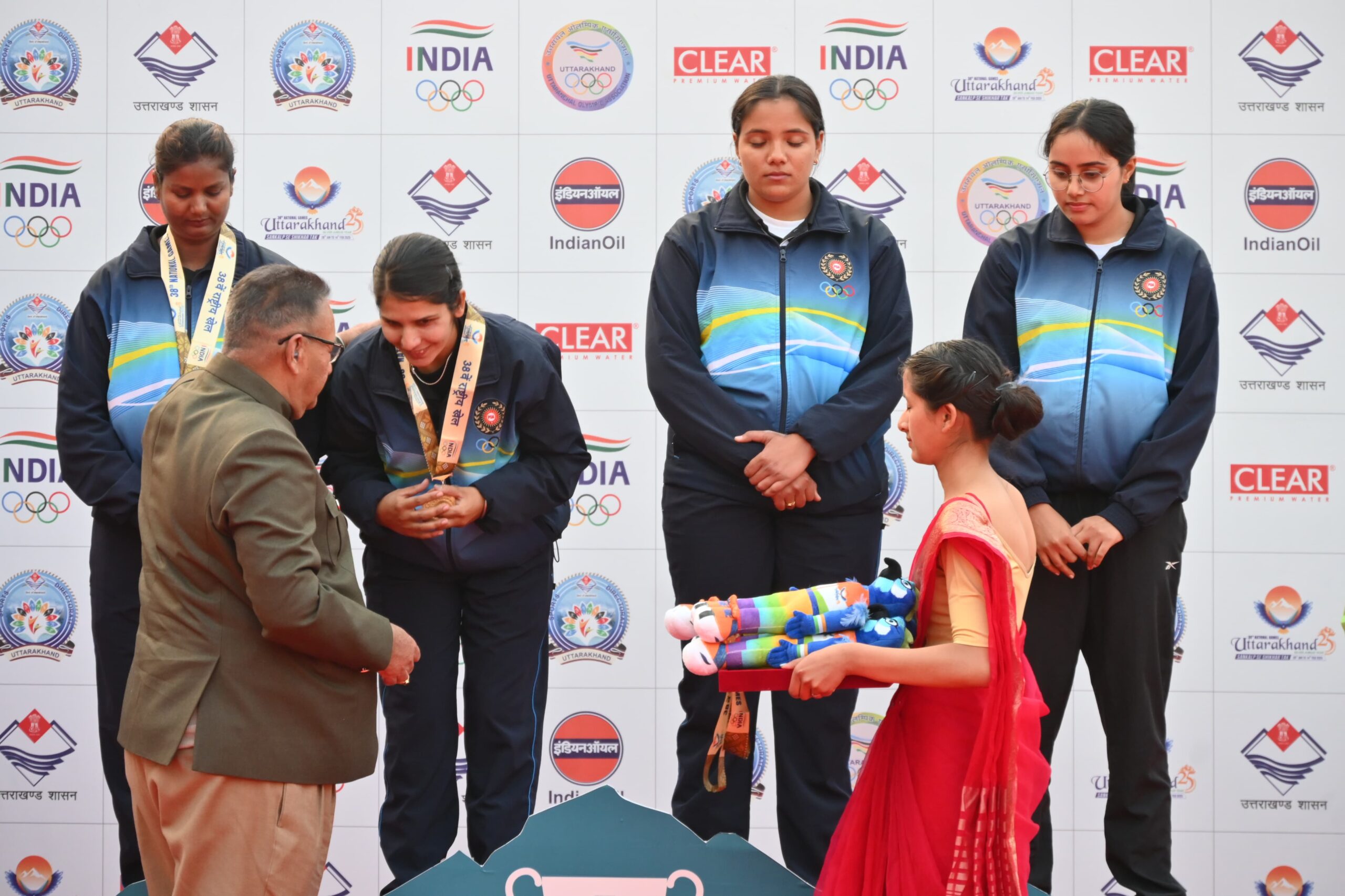 38वे नेशनल गेम्स: कैबिनेट मंत्री जोशी ने तीरंदाजी प्रतियोगिता के  विजेताओं को किया पुरस्कृत, खिलाड़ियों का  उत्साहवर्धन भी किया