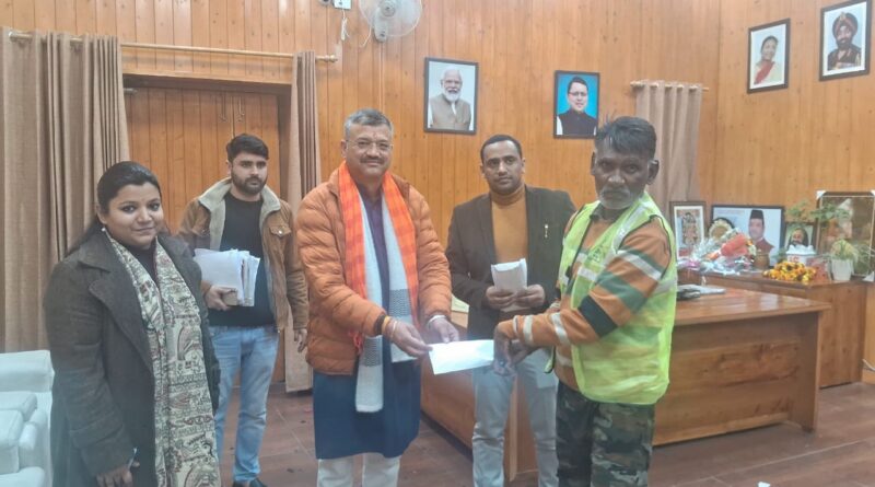 नगर निगम देहरादून में स्वच्छ सर्वेक्षण 2024-25 के लिए  कार्यशाला आयोजित,महापौर सौरभ थपलियाल  ने  तीन पर्यावरण मित्रों को किया सम्मानित