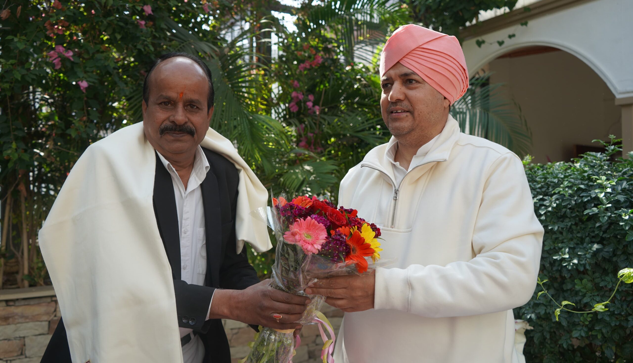 देहरादून बार एसोसिशन के अध्यक्ष मनमोहन कंडवाल ने श्री दरबार साहिब में टेका मत्था, एसजीआरआर ग्रुप के संस्थानों के कल्याणकारी कार्यों को सराहा