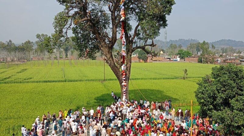 अराईयांवाला, हरियाणा में श्री गुरु राम राय  महाराज के जयकारों से निहाल हुई संगतें, 60 फीट ऊंचे  झण्डे जी का आरोहण, हजारों श्रद्धालु रहे मौजूद