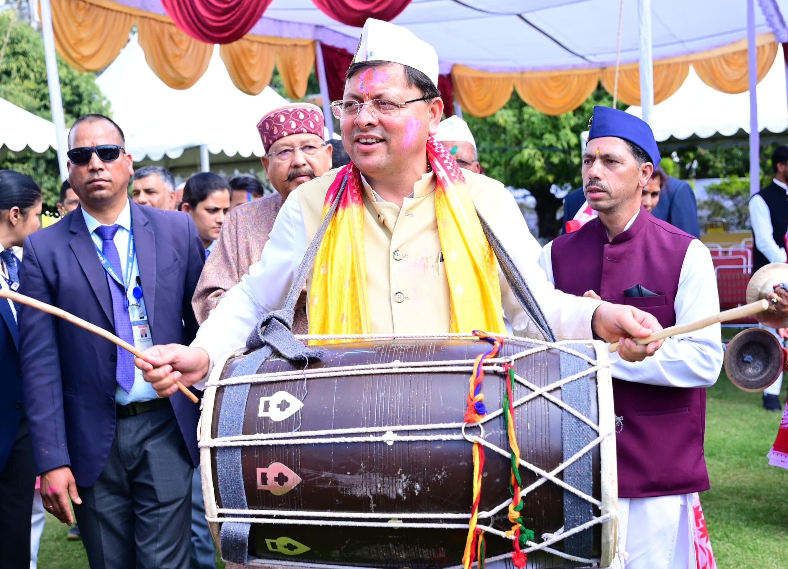 धामी सरकार ने प्रदेशवासियों के हित में  लिया अहम फैसला, पर्वतीय होली के मौके पर सार्वजनिक अवकाश का ऐलान 