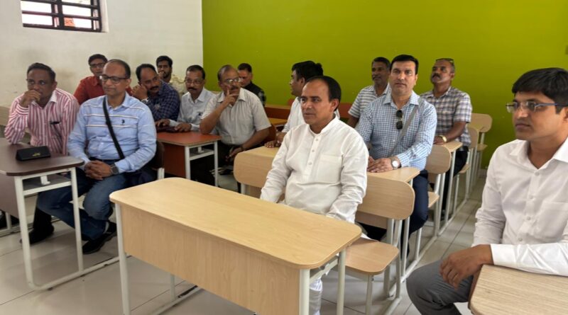 चार दिवसीय शैक्षणिक भ्रमण  पर लक्ष्यद्वीप पहुंचे शिक्षा मंत्री डा.रावत, विभागीय टीम के साथ अगाती द्वीप के विभिन्न स्कूलों का किया भ्रमण