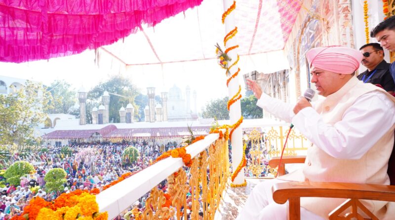 आस्था : श्री दरबार साहिब व झण्डा साहिब में चला दर्शनों व मनौतियों का सिलसिला ,21 मार्च  को होगी ऐतिहासिक नगर परिक्रमा, संगतों ने पूरी की तैयारी