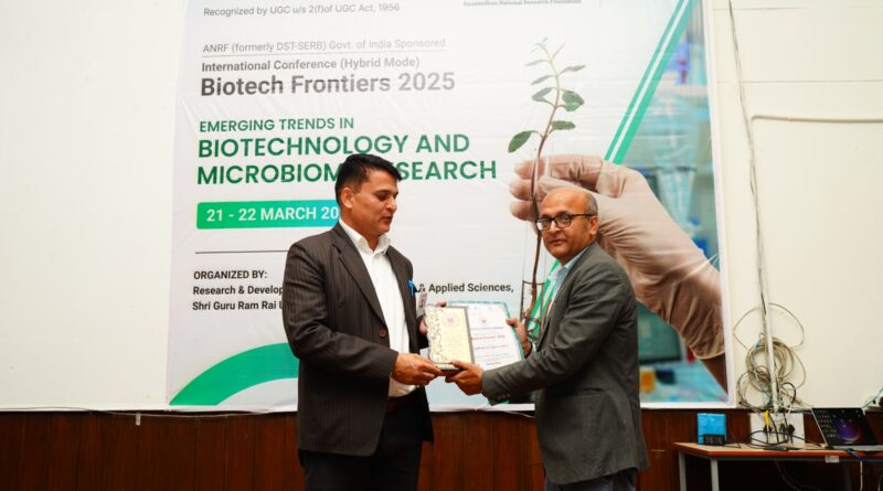एसजीआरआरयू ‘‘बायोटेक फ्रंटियर्स 2025‘‘ में शोधार्थियों ने पेश किए रिसर्च पेपर्स, देश के 8 राज्यों के 250 से अधिक प्रतिभागियों ने किया प्रतिभाग