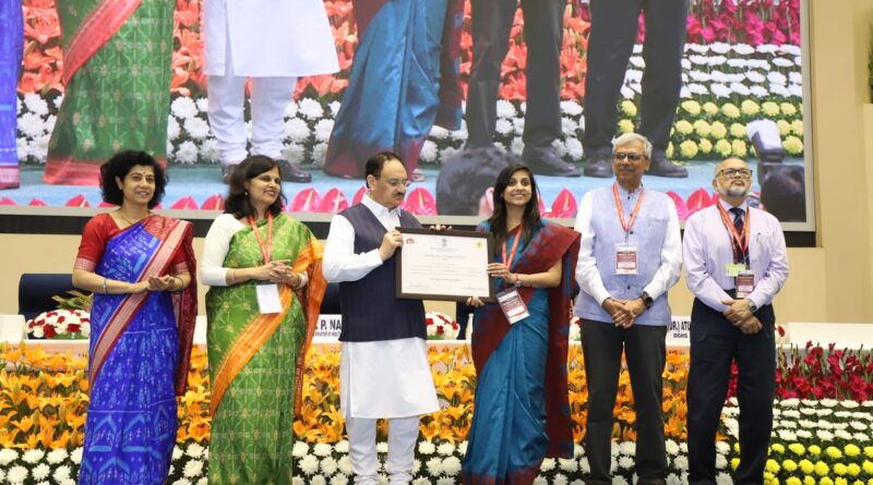 शानदार काम का बड़ा ईनाम :  टीबी उन्मूलन में उत्तराखंड को मिला राष्ट्रीय पुरस्कार,प्रदेश के स्वास्थ्य मंत्री डॉ. रावत ने की अधिकारियों की जमकर सराहना