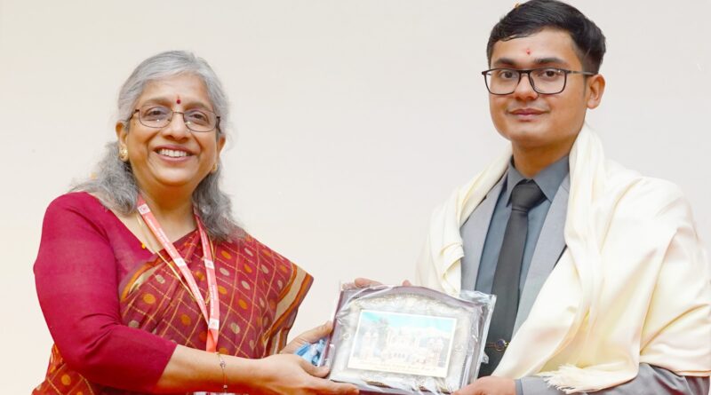 एसजीआरआरयू में युवा IAS अंशुल भट्ट ने बताया कैसे करें सिविल सेवा परीक्षा को क्रैक, सुनकर टिप्स स्टूडेंट्स में जागा आत्मविश्वास