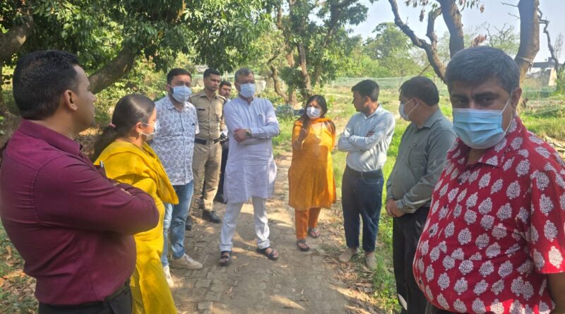 प्रतिबंधित मछली  का अवैध रूप से पालन करने पर नगर निगम ने तालाब पर मारा छापा, भारी भरकम जुर्माना भी ठोका