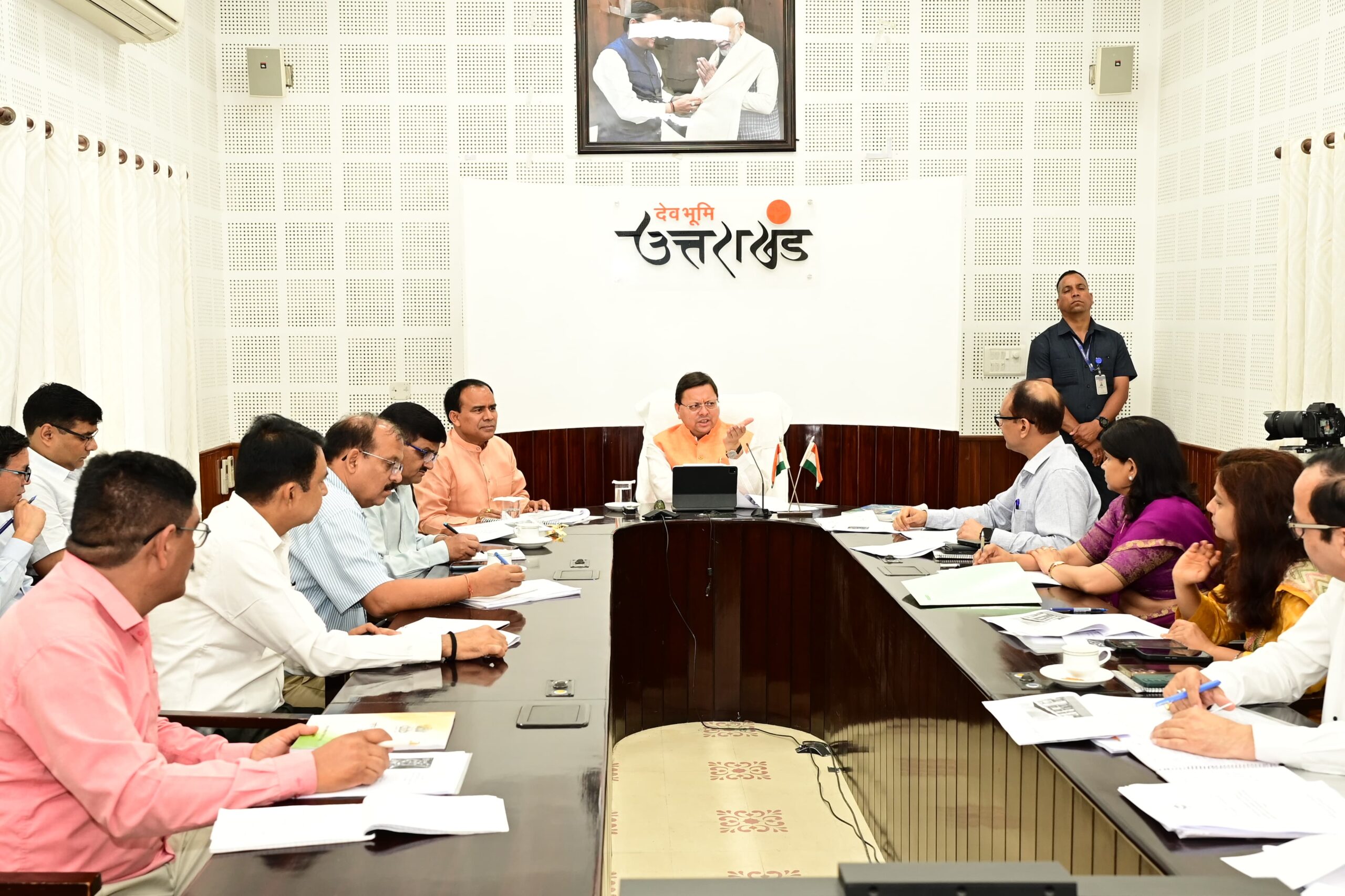 उत्तराखंड की शिक्षा को नई दिशा देने की तैयारी-  सीएम धामी ने कहा- राज्य के स्कूलों में श्रीमद्भगवद् गीता का अध्ययन भी पाठ्यक्रम का हिस्सा बनाया जाए