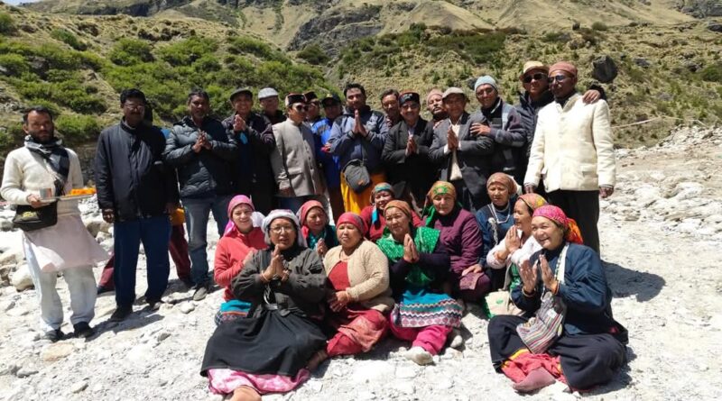 आस्था और श्रद्धा : चमोली के माणा गांव में पुष्कर कुंभ शुरू, बड़ी संख्या में तीर्थयात्रियों की आवाजाही बढी
