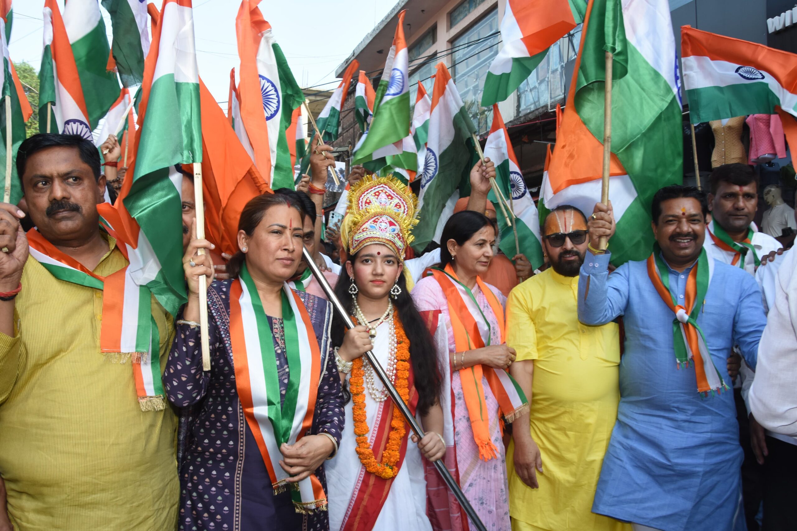 ऑपरेशन सिंदूर की सफलता पर ऋषिकेश में निकाली तिरंगा शौर्य सम्मान यात्रा- कैबिनेट मंत्री रेखा आर्या ने कहा, पूरी दुनिया में छाया भारतीय सेना का पराक्रम