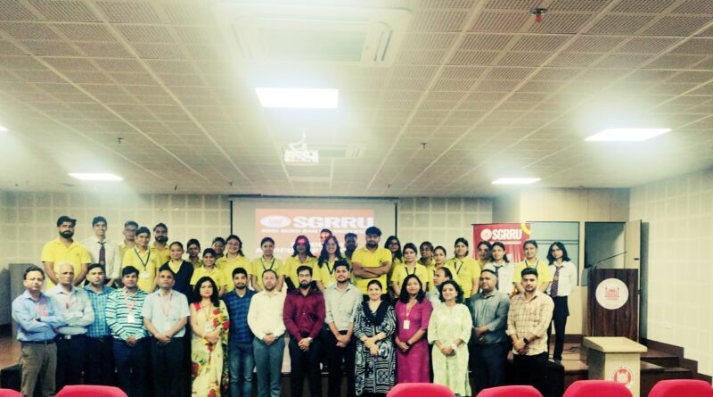 एसजीआरआर यूनिवर्सिटी  देहरादून में एलुमनी मीट 2025 का भव्य आयोजन, पूर्व छात्रों के साथ दिखा आत्मीय मिलन का नजारा, गर्म जोशी के साथ किया गया वेलकम
