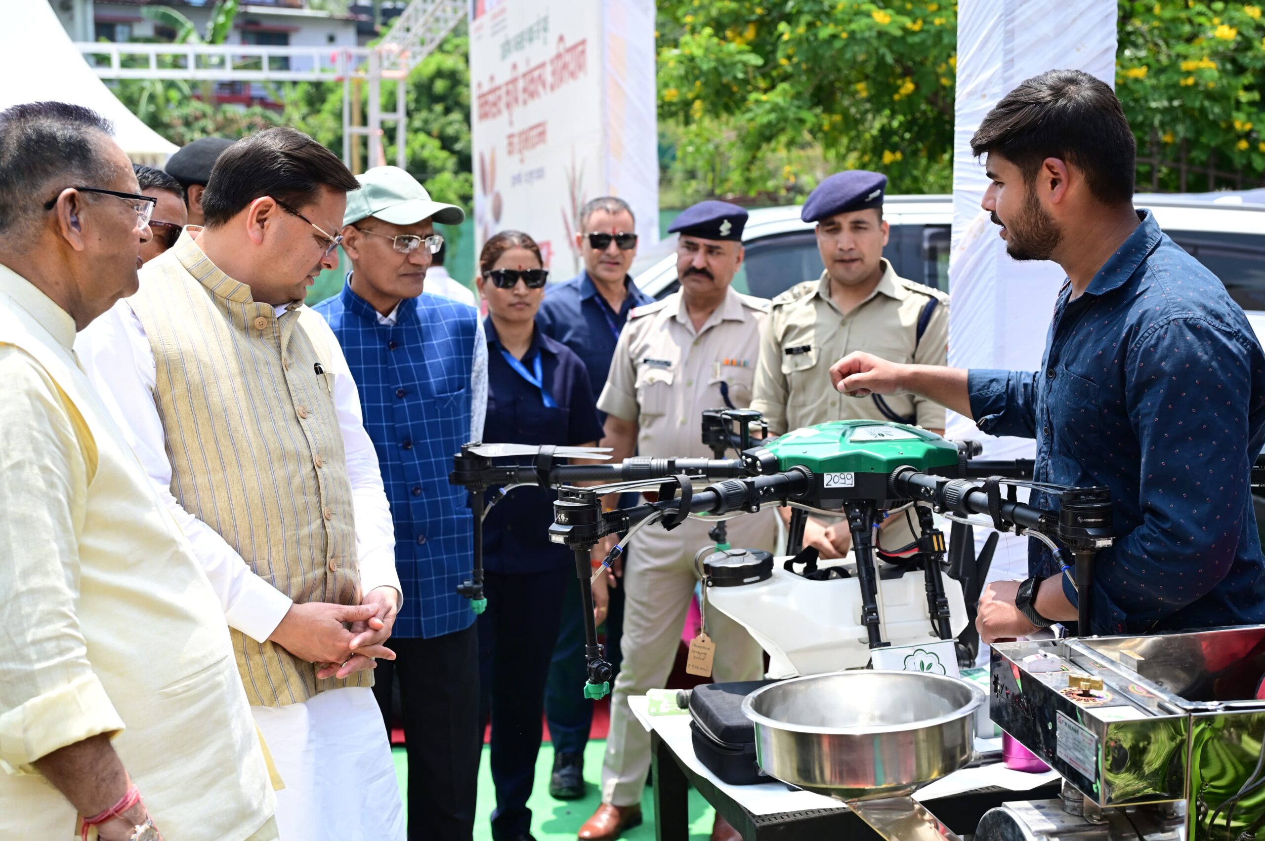 मुख्यमंत्री पुष्कर धामी ने कृषि मंत्री जोशी की मौजूदगी में किया “विकसित कृषि संकल्प अभियान का आगाज : कहा – हमारे अन्नदाताओं को सशक्त और समृद्ध बनाने की दिशा में मील का पत्थर साबित होगा कार्यक्रम