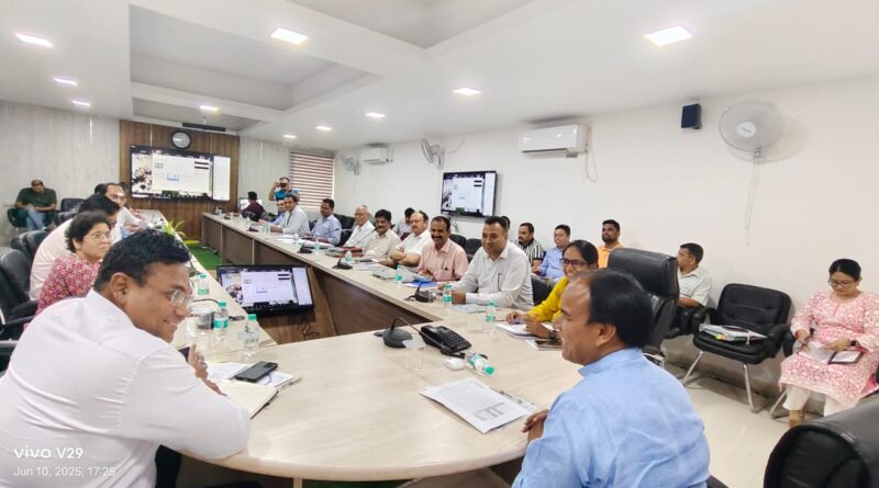 किया आश्वास्त – Golden Card  की विसंगतियां होंगी दूर कहा, परिवार रजिस्टर की नकल से भी बन सकेंगे आयुष्मान कार्ड : डॉ धन सिंह रावत