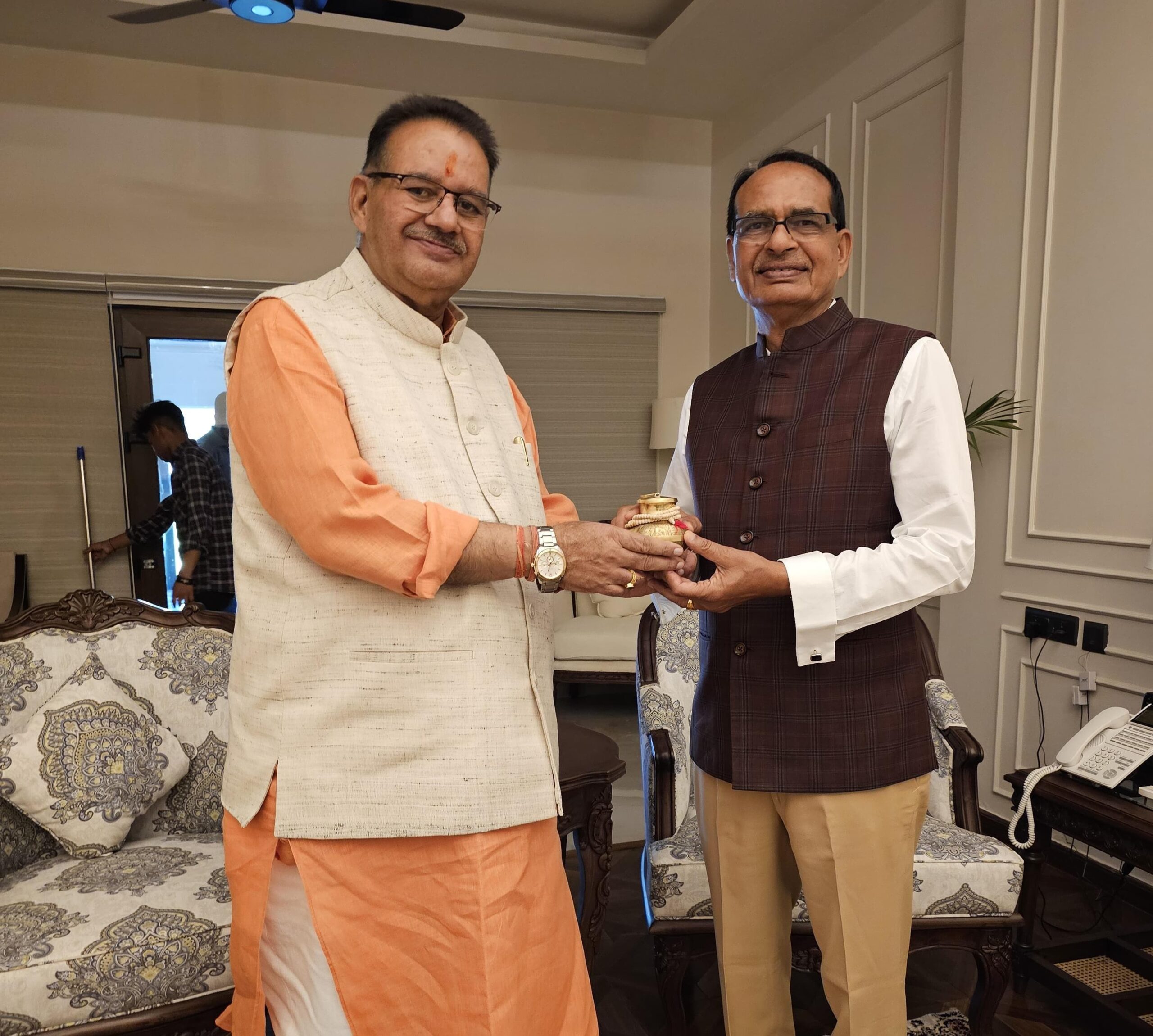 कृषि मंत्री जोशी ने नई दिल्ली में केंद्रीय कृषि मंत्री शिवराज चौहान से मुलाकात  कर एग्री मित्रा उत्तराखण्ड 2025 के लिए दिया न्यौता