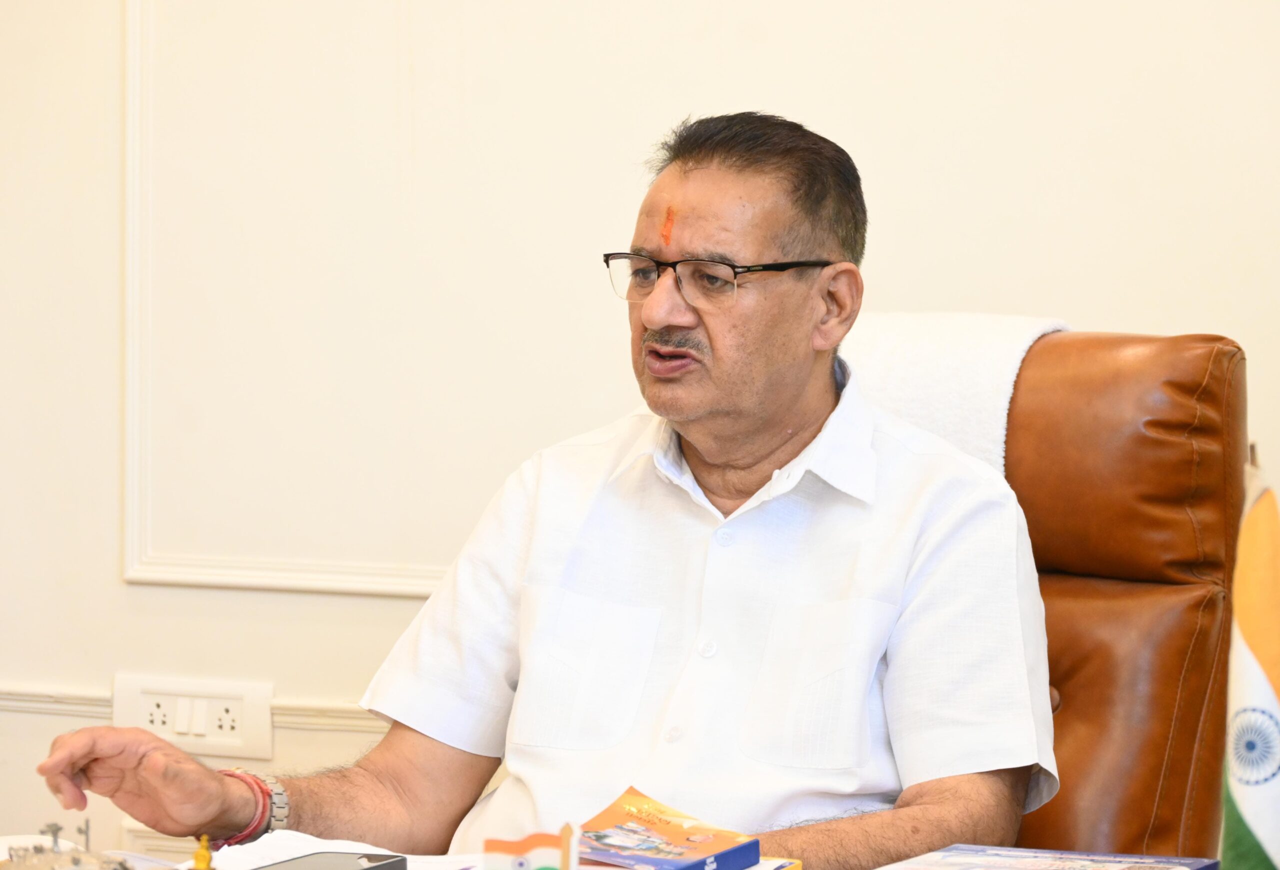 कैबिनेट मंत्री जोशी की हिदायत -मसूरी विधानसभा क्षेत्र में चल रहे विकास कार्यों , प्रस्तावित सीवर और पेयजल योजनाओं को शीघ्र करें शुरू, क्षेत्रवासियों को मिल सके लाभ