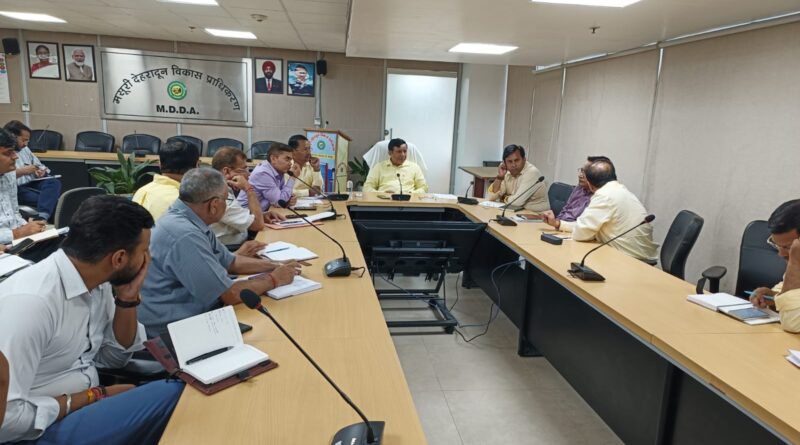 एमडीडीए उपाध्यक्ष तिवारी ने की प्राधिरकण के कार्यों की समीक्षा, जनता की सुविधा के लिए MDDA Office में अलग से स्थापित किया जाएगा एक हैल्प डैस्क