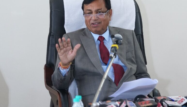 बड़ी खबर – उत्तराखंड पंचायत चुनाव- हाईकोर्ट के आदेश के बाद राज्य निर्वाचन आयोग ने चुनाव की प्रक्रिया की स्थगित