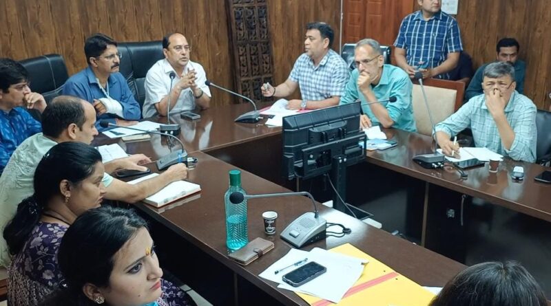 सीएमओ डॉ मनोज शर्मा ने कहा – आपदा संभावित क्षेत्रों की गर्भवती महिलाओं को वर्षाकाल से पहले प्रसव केंद्रों में किया जाएगा भर्ती  