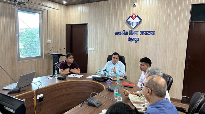 निबंधक सहकारिता मेहरबान बिष्ट ने संभाला पदभार, कहा – पारदर्शिता के साथ योजनाओं को करें लागू