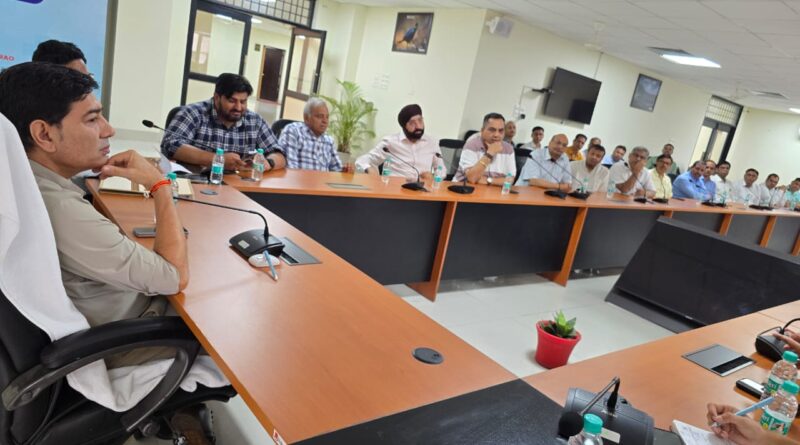 धामी सरकार के नेतृत्व में उत्तराखण्ड बन रहा फार्मा हब, सचिव स्वास्थ्य डॉ. आर. राजेश ने कहा – दवाईयों की गुणवत्ता से नहीं किया जाएगा समझौता