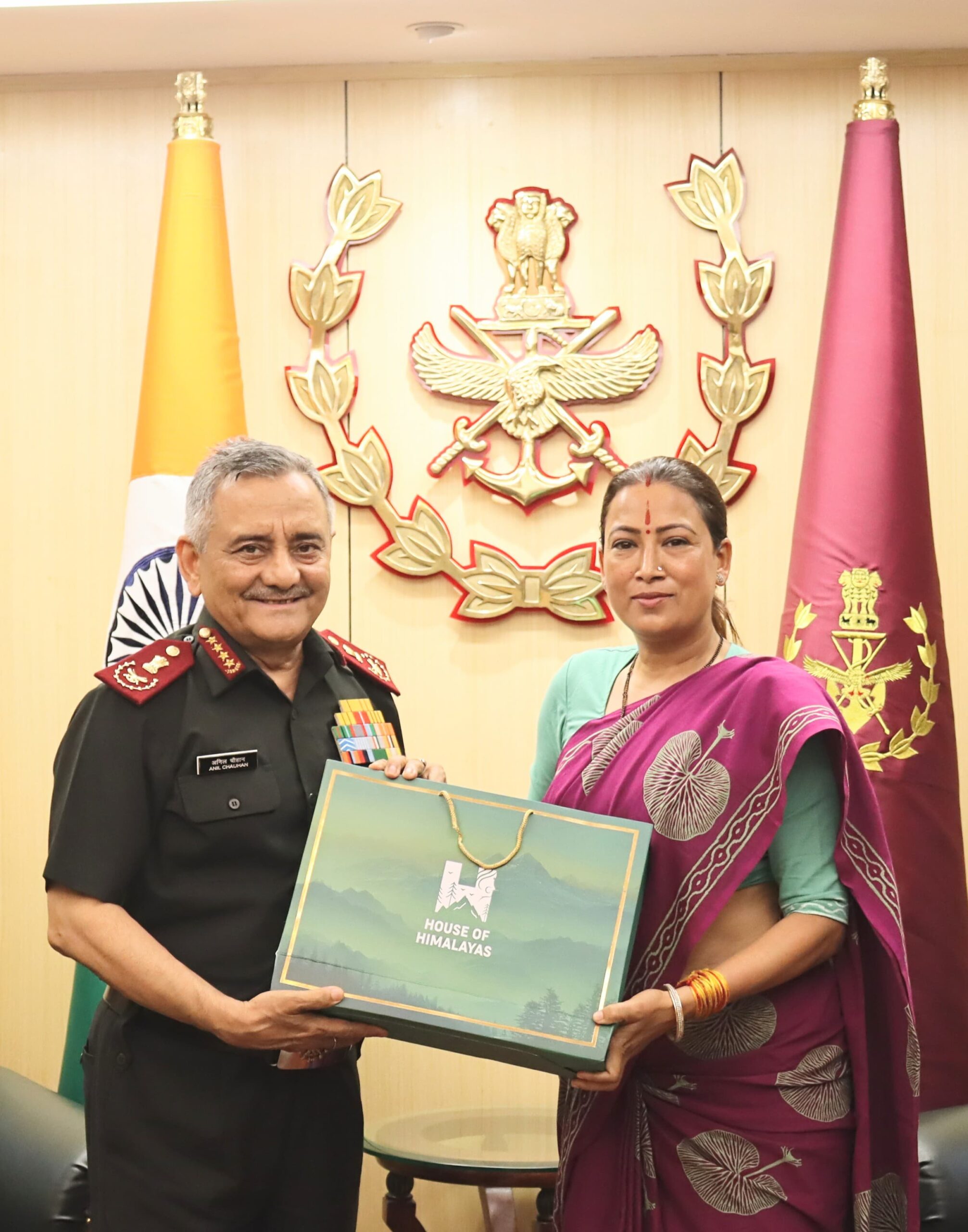 कैबिनेट मंत्री रेखा आर्या ने  सीडीएस अनिल चौहान से की मुलाकात, उत्तराखंड आने का दिया न्योता
