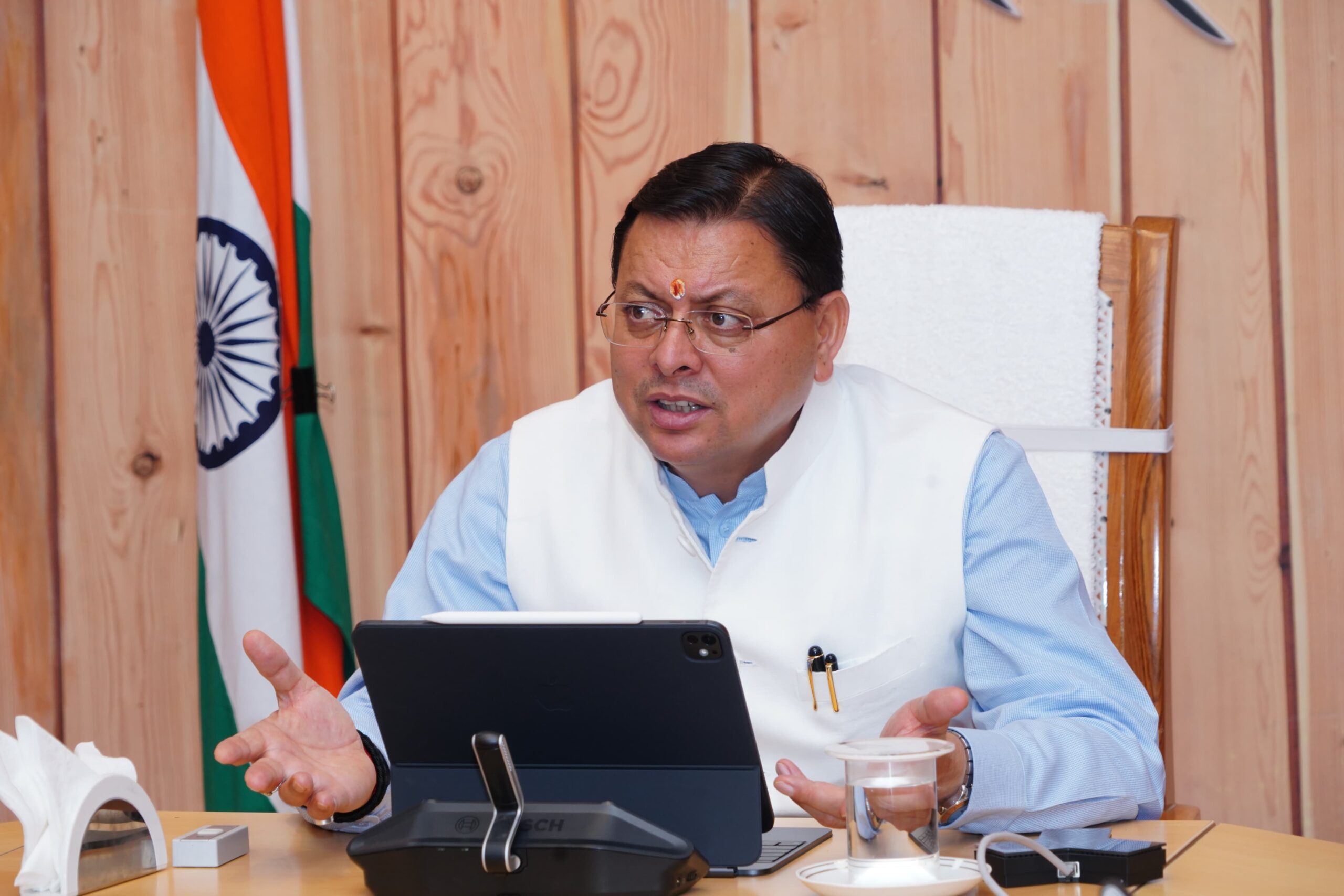 उत्तराखंड के युवाओं को औद्योगिक संस्थानों की मांग  के मुताबिक विभिन्न ट्रेडों में  उपलब्ध कराया जाए प्रशिक्षण: सीएम धामी