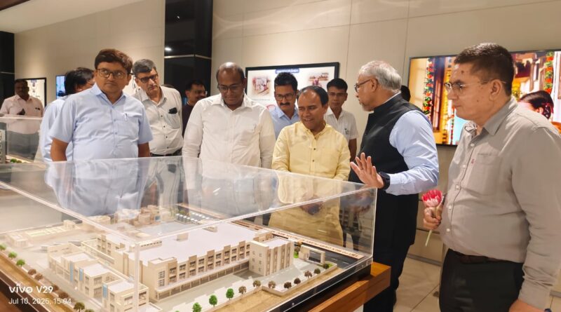 उत्तराखंड में लागू होगा गुजरात का सहकारिता मॉडल,बैंकों में डिजिटल प्रणाली का उपयोग कर उपभोक्ताओं को बेहतर दी जायेगी बैंकिंग सुविधाएं : डॉ.धन सिंह रावत