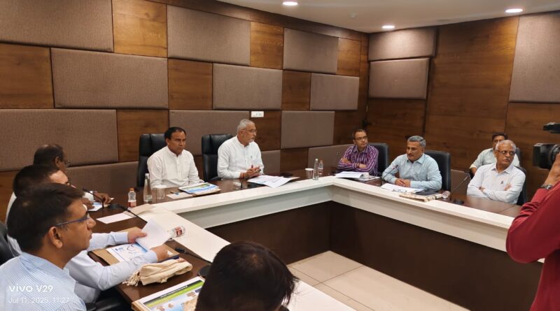 सहकारिता मंत्री डॉ धन सिंह रावत ने कहा – उत्तराखंड में खुलेगा त्रिभुवन सहकारी विश्वविद्यालय का कैंपस,राज्य सरकार  सभी औपचारिकताएं कर रही पूरी