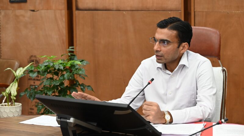 राजधानी देहरादून में हर घर तक निर्बाध जारी रहे पानी की सप्लाई, बजट की नहीं कमी, डीएम ने लापरवाही पर सख्त  कार्रवाई  के लिए चेताया