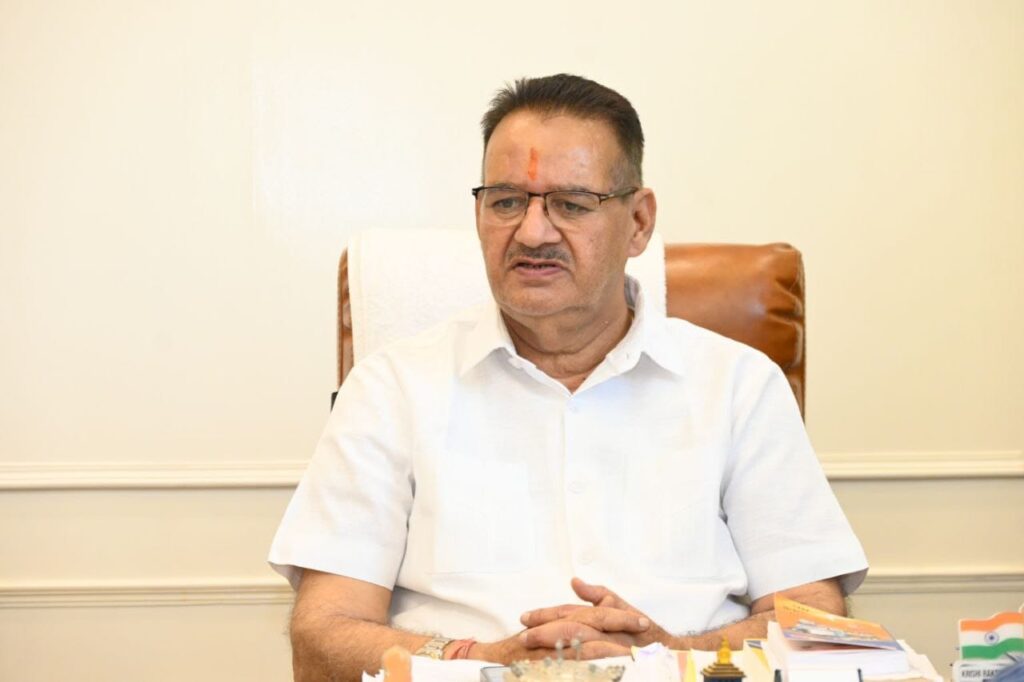 कृषि मंत्री  जोशी ने लिया सेब की पेटियों की कमी का  संज्ञान, अफसरों को किया तलब, दिए सख्त निर्देश