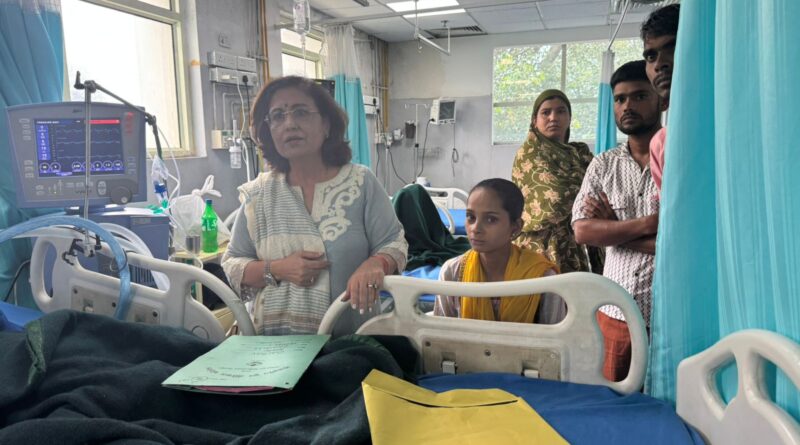 उत्तराखंड बाल अधिकार संरक्षण आयोग की अध्यक्ष डॉ गीता खन्ना ने दून अस्पताल जाकर की बच्चे से मुलाकात, निर्दयता से पीटने पर जताई गहरी चिंता