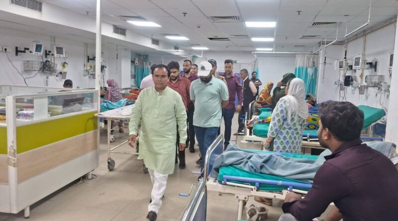 उत्तराखंड: स्वास्थ्य मंत्री डॉ. धन सिंह रावत ने ग्राउंड जीरो पर जाकर देखी अस्पतालों की व्यवस्थाएं,कमियों को शीघ्र दूर करने की हिदायत