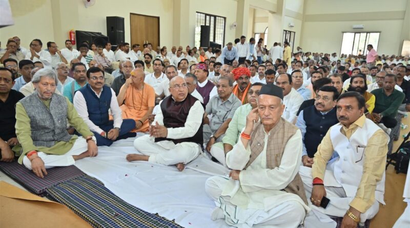 राज्यसभा सांसद डॉ नरेश सांसद बंसल की माता की रस्म पगड़ी व श्रद्धांजलि सभा का आयोजन – मुख्यमंत्री धामी भी पहुंचे,राष्ट्रपति, प्रधानमंत्री , गृहमंत्री,  रक्षा मंत्री व स्वास्थ्य मंत्री सहित अनेक लोगों का शोक संदेश पढ़ा गया