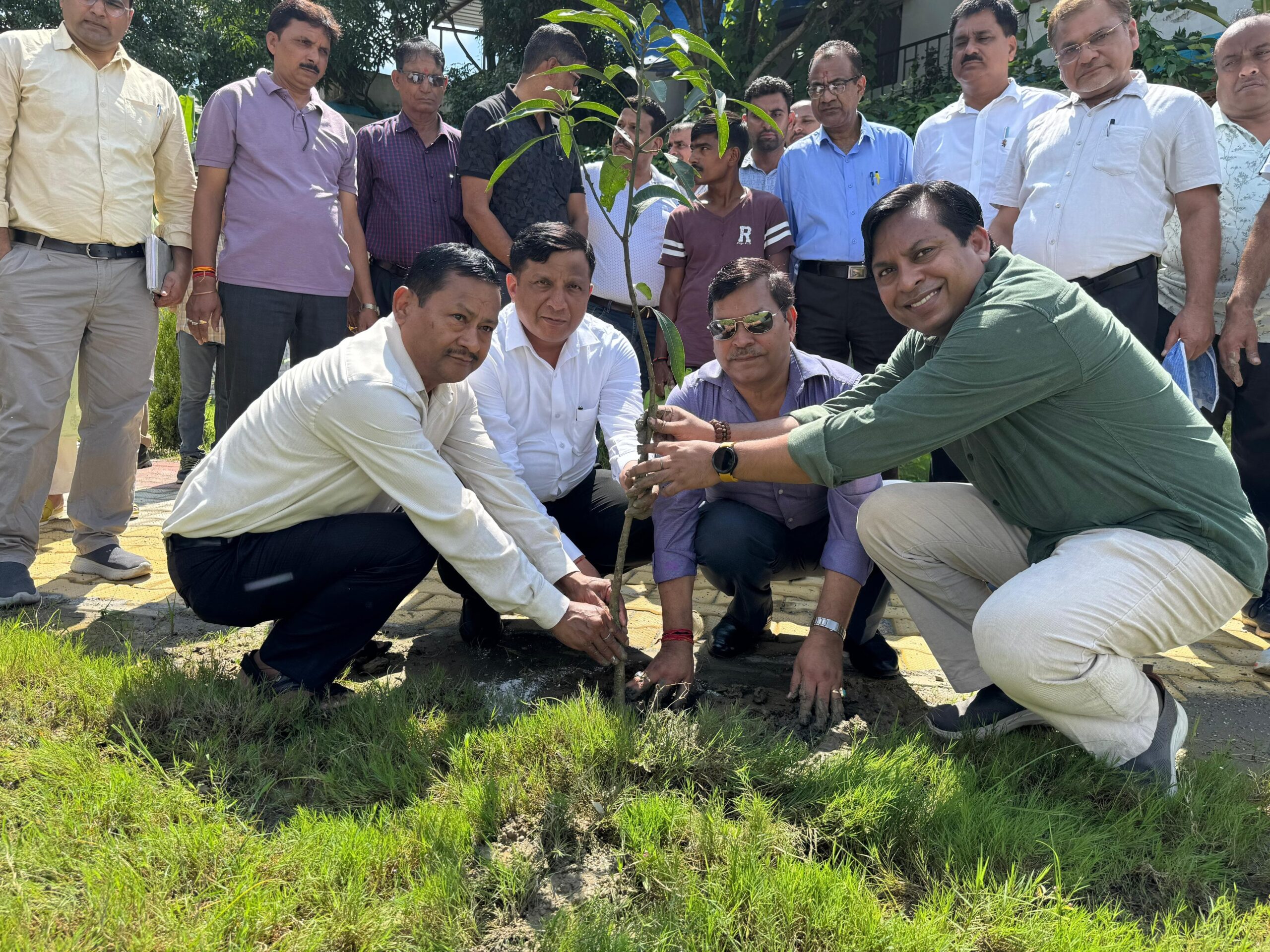 मसूरी-देहरादून विकास प्राधिकरण की हरियाली व सांस्कृतिक संरक्षण की नई पहल-शहर के हरे स्वरूप को लौटाने की मुहिम में जुटे एमडीडीए उपाध्यक्ष तिवारी